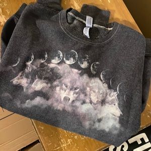 Wolves crew neck